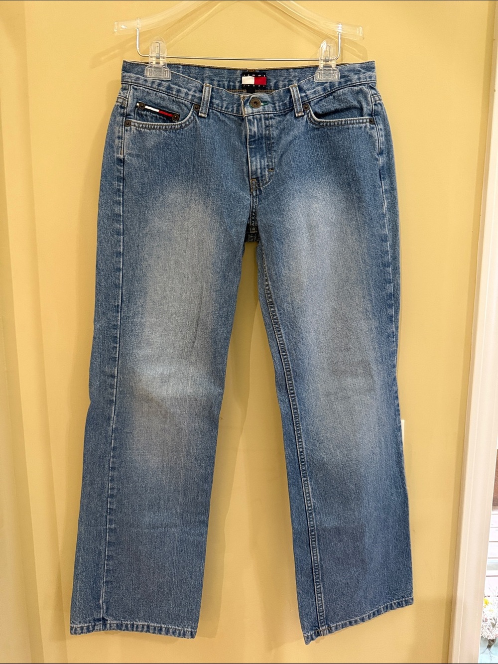 Tommy Hilfiger Women’s Light-Mid Blue Relaxed Jeans
